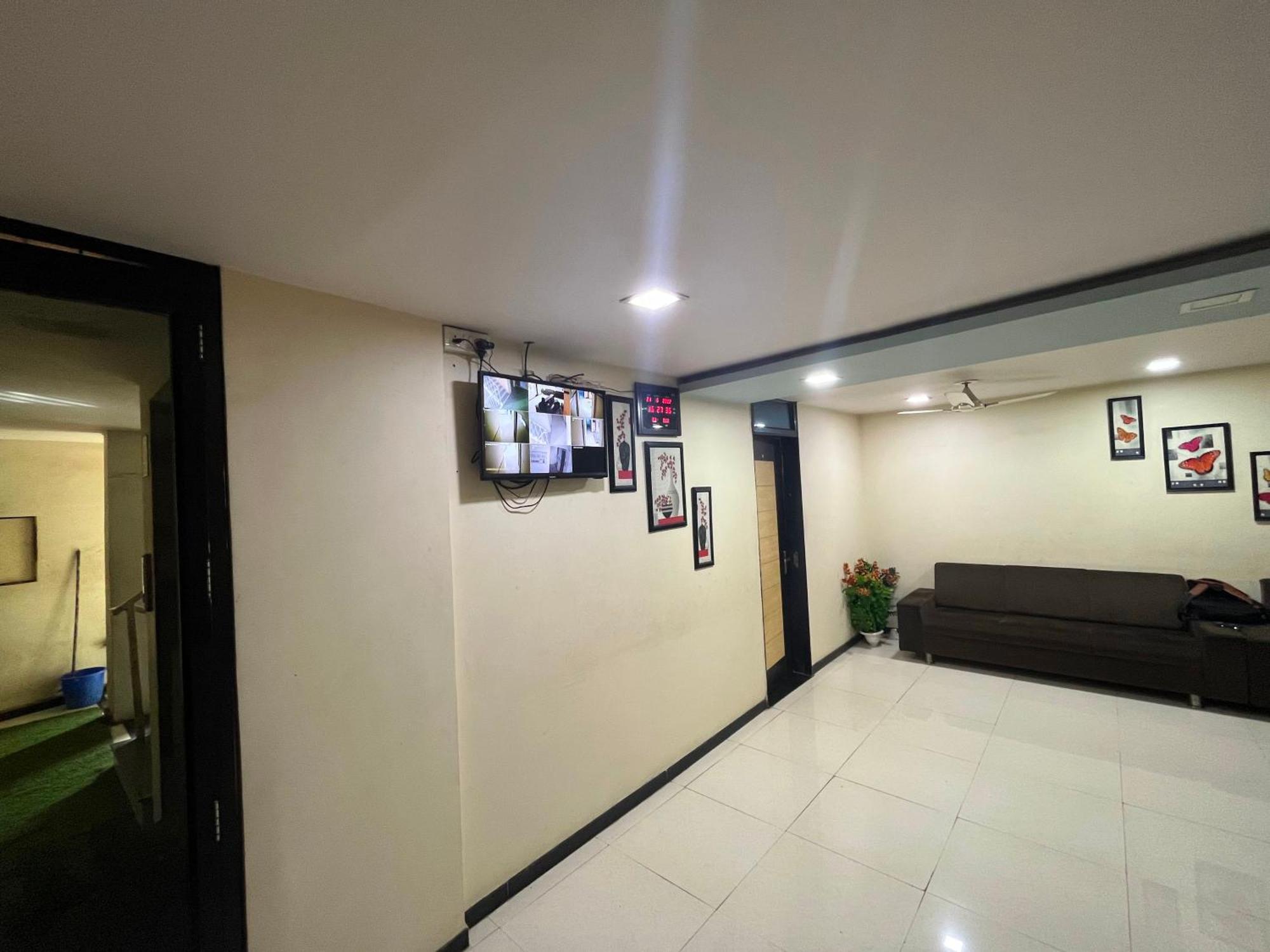 Oyo Hotel Rio Inn Ānand Dış mekan fotoğraf