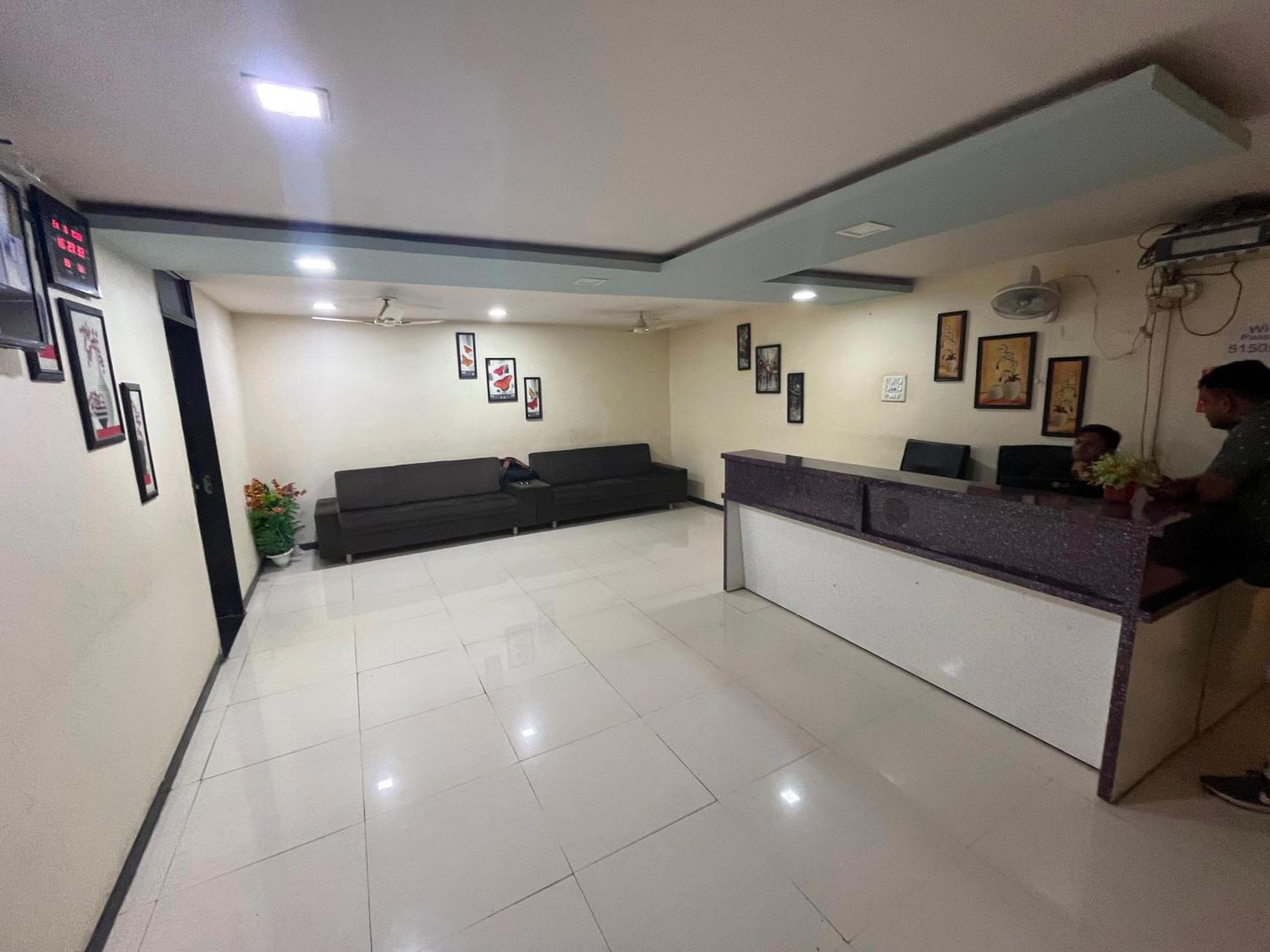 Oyo Hotel Rio Inn Ānand Dış mekan fotoğraf